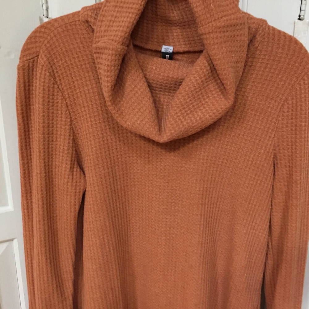 ❤️ Design Lab Waffle Cowl Neck Top - Picture 4 of 13